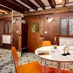 Venice Apartment Overlooking Grand Canal